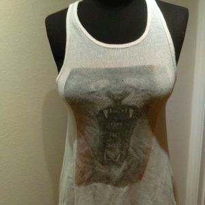 Loose knit tank with lion graphic